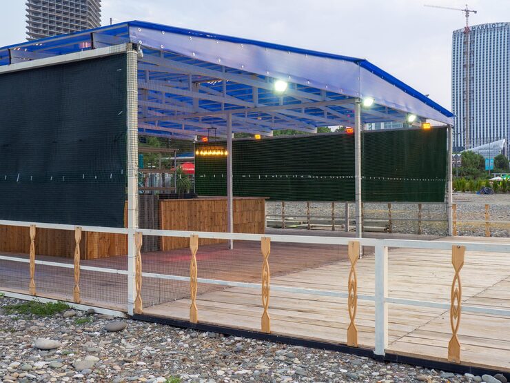 bar-by-sea-drinking-establishment-resort-closed-bar-empty-house-beach-business_537001-2875