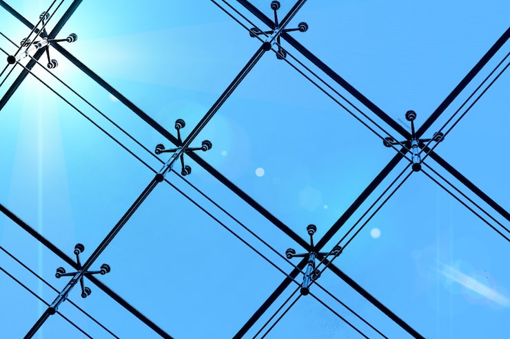 glass-facade-sunny-day_1127-2209